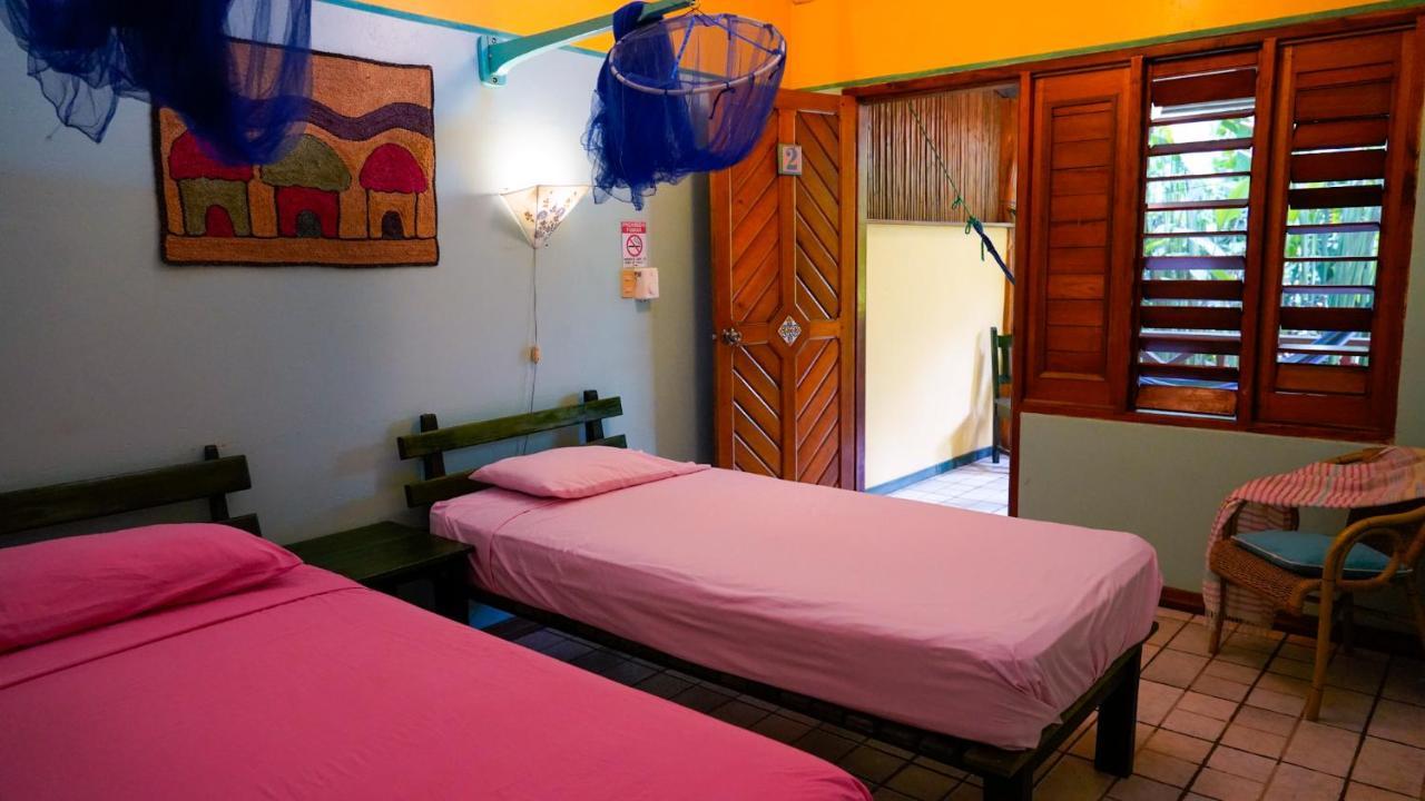 Cabinas Guarana Puerto Viejo de Talamanca Exterior foto